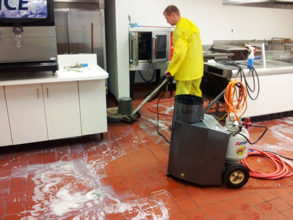 Professional restaurant kitchen deep cleaning in Dallas